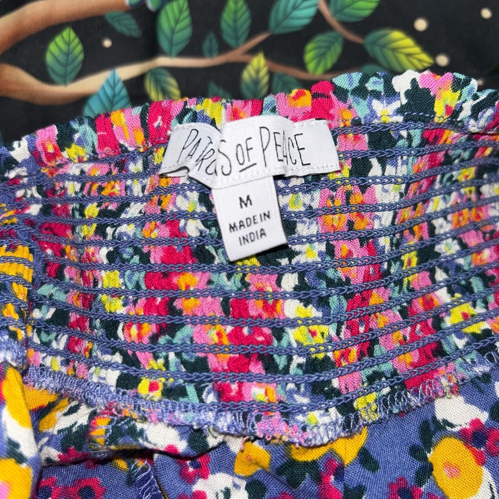 PATRONS OF PEACE FLORAL SHORTS - Picture 3 of 3